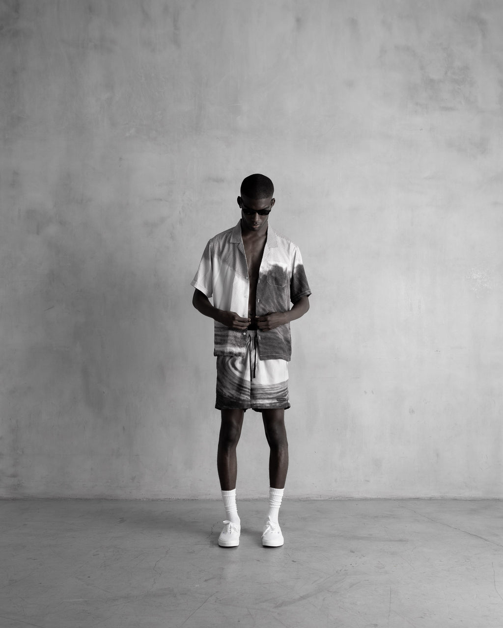 Black Wave Camp Collar